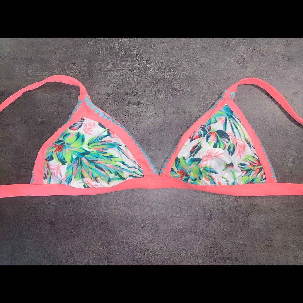 Flowered Bikini - Picture 2 of 4